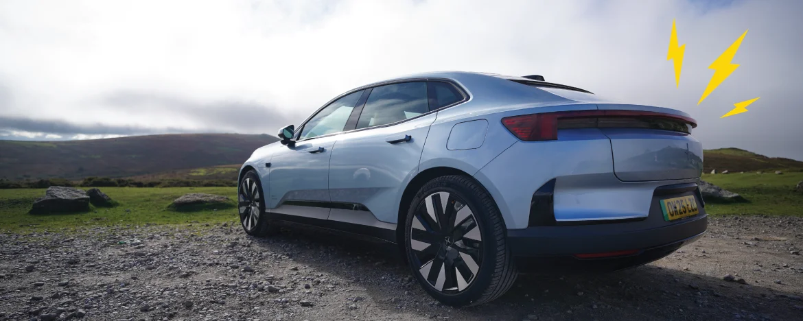 Polestar 4 dual motor in electron blue